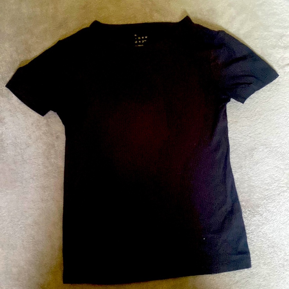 Black ribbed t-shirt x-small skin tight.